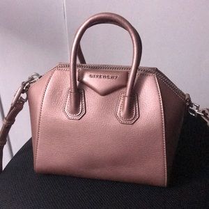 Givenchy Antigona mini in Rose Gold